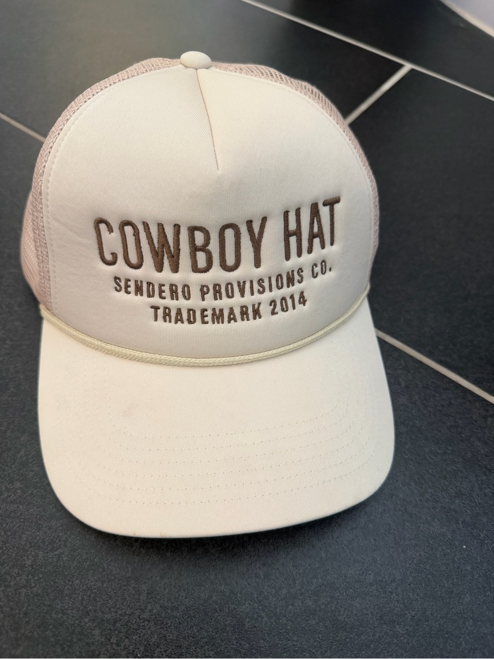 Sendero Provisions ‘Cowboy Hat’ tan baseball trucker hat cap